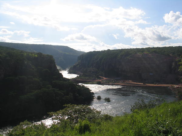Rio Kwanza onde vai ficar o reservatório de Laúca